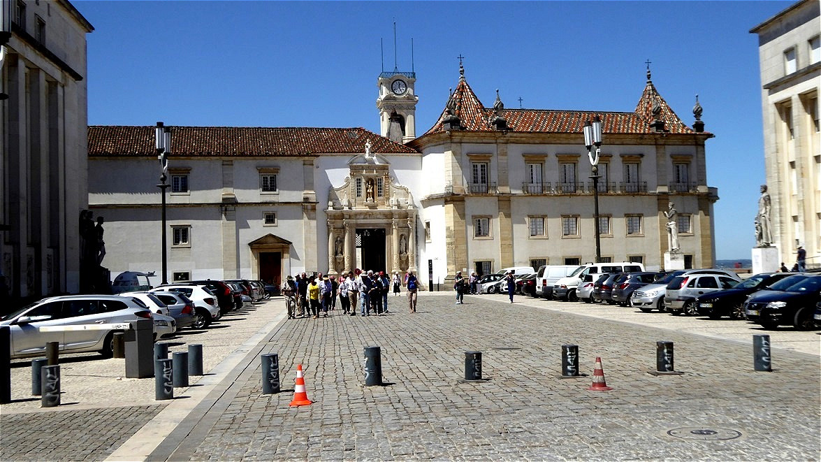 "Eisernes Tor" - am Eingang  der Universität