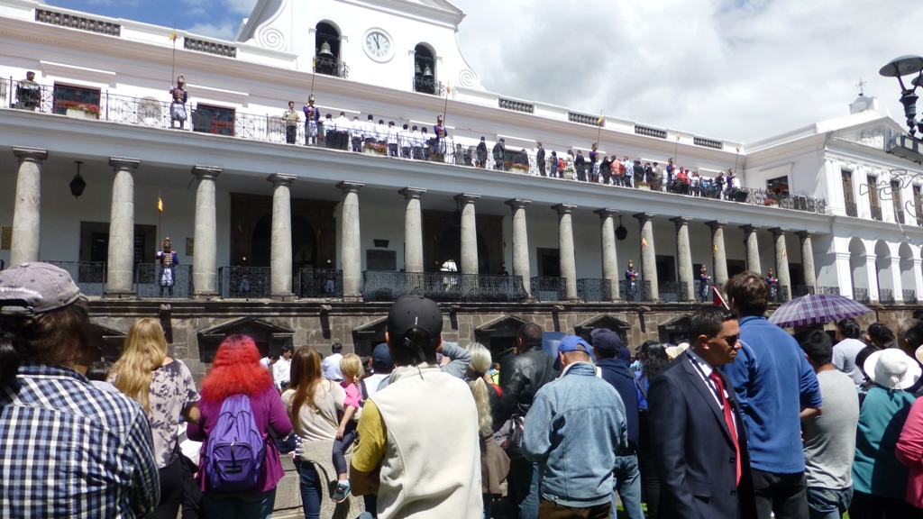 Kundgebung vor dem Präsidentenpalast