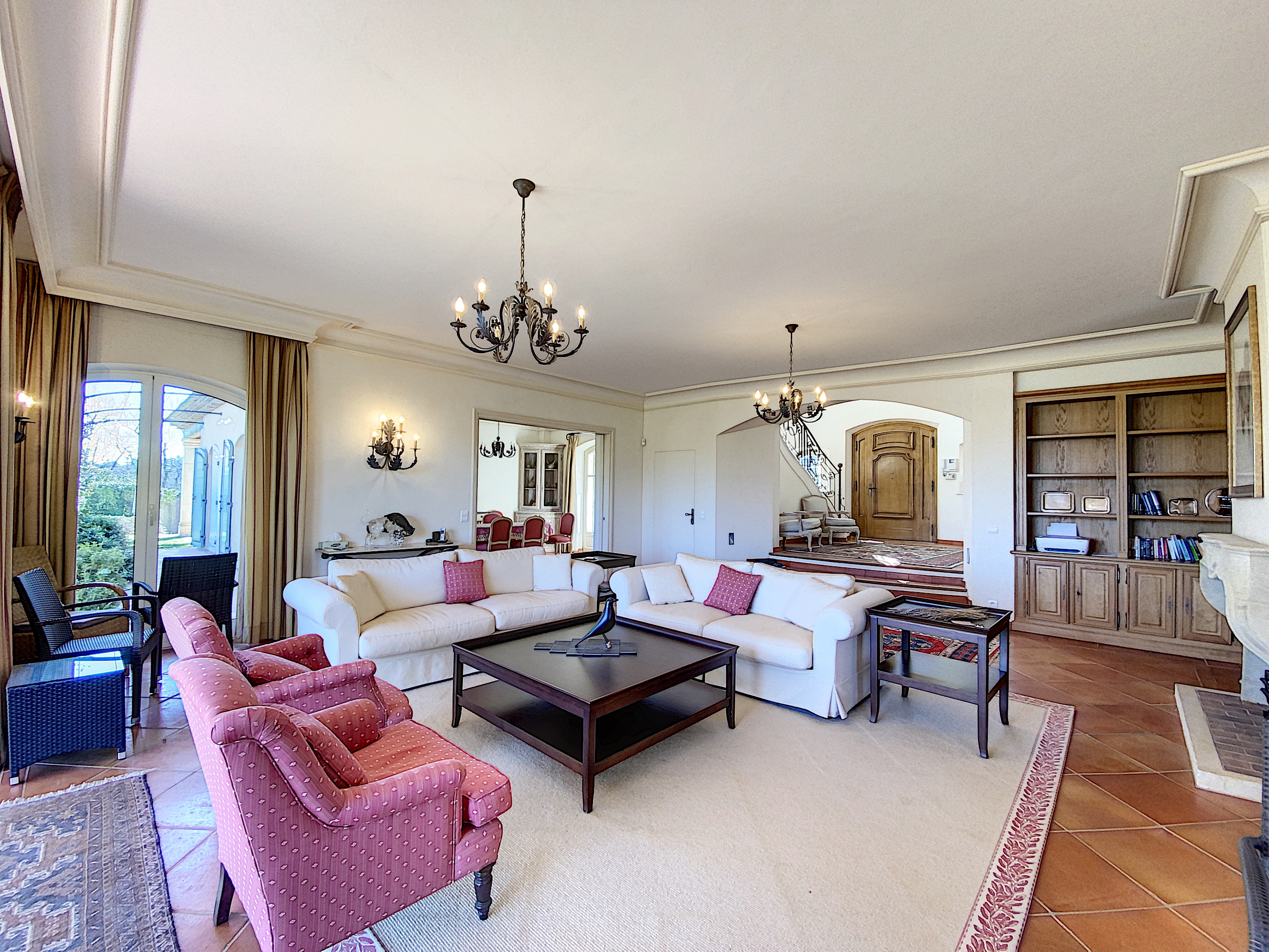 https://0501.nccdn.net/4_2/000/000/038/2d3/Terre-Blanche-Golf-Tourrettes-T17-.jpg