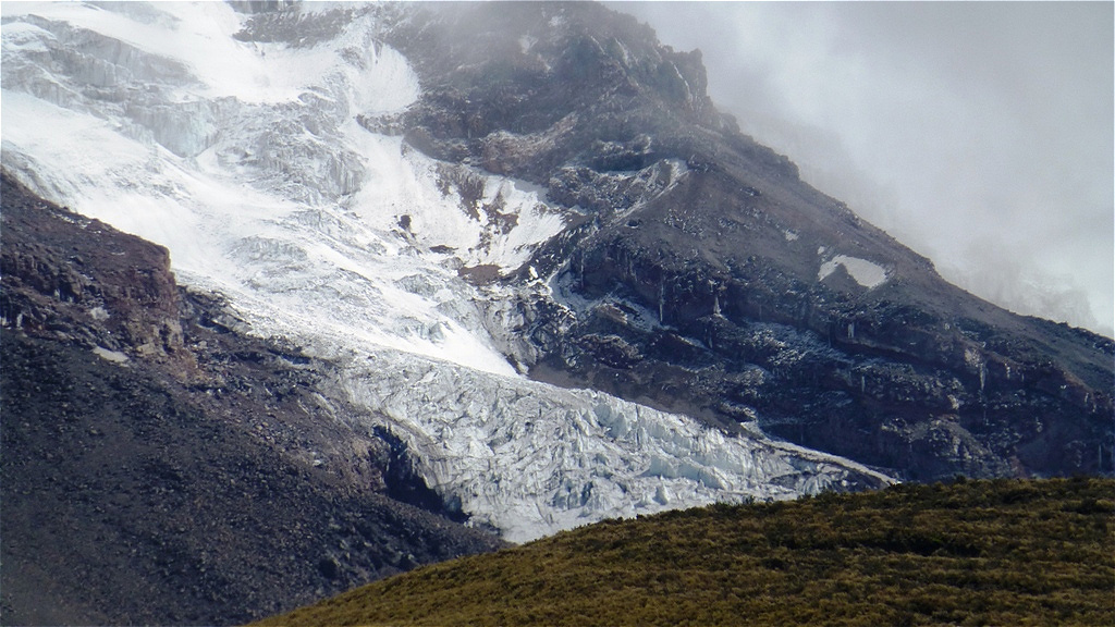 Gletscherarme reichen bis auf eine Höhe von 4.600 m herunter
