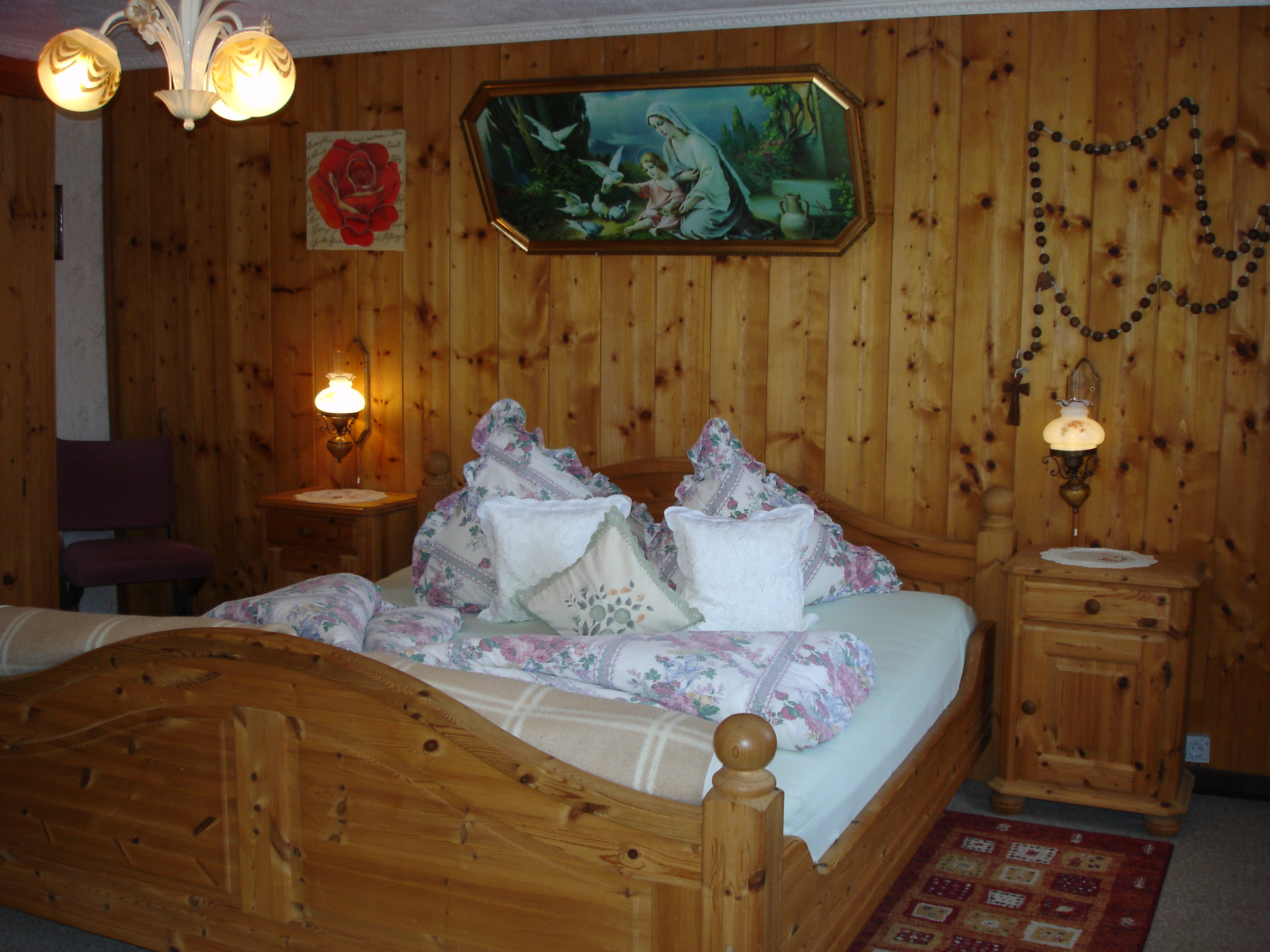 https://0501.nccdn.net/4_2/000/000/038/2d3/brunnenst.-schlafzimmer-2.jpg
