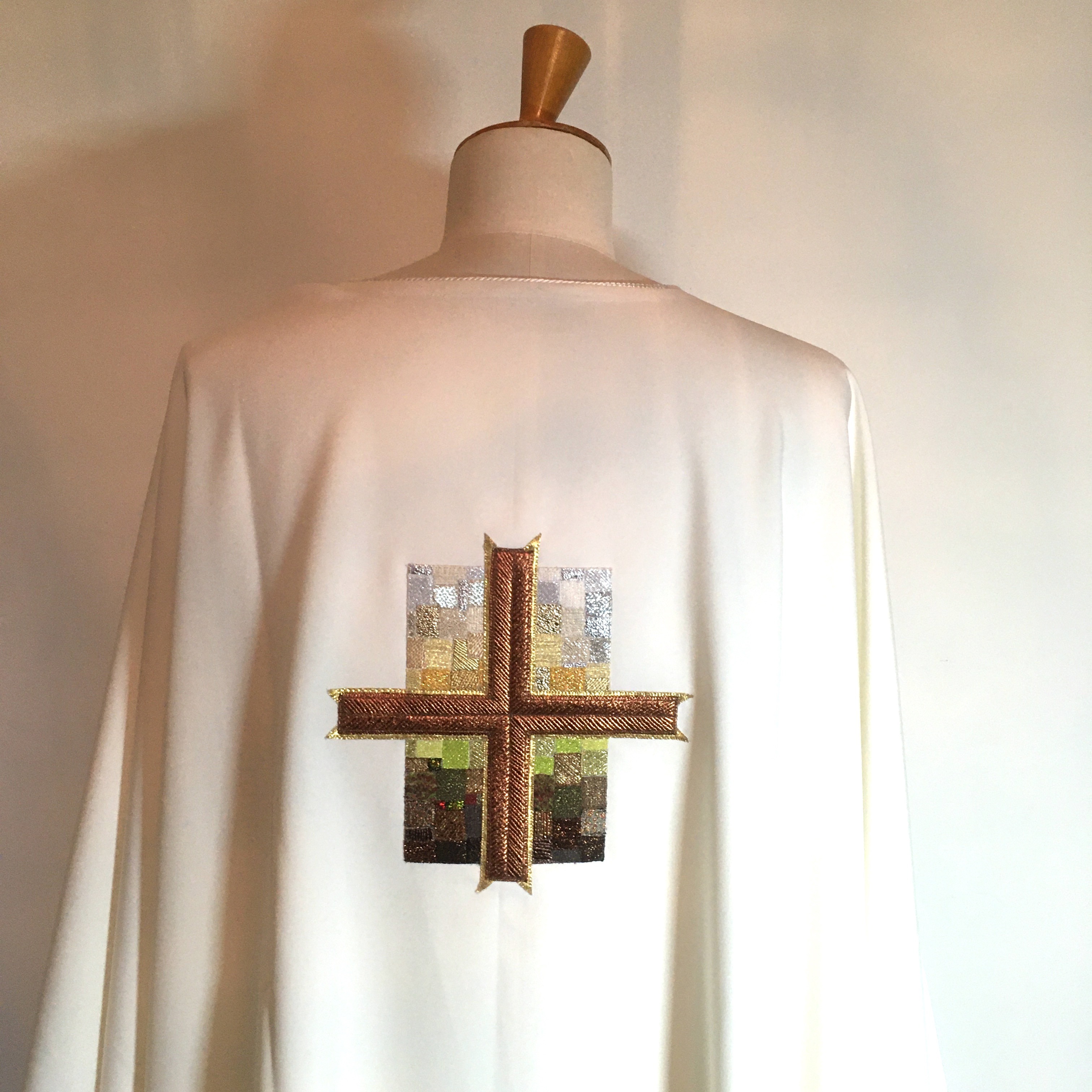 chasuble-blanche-dos