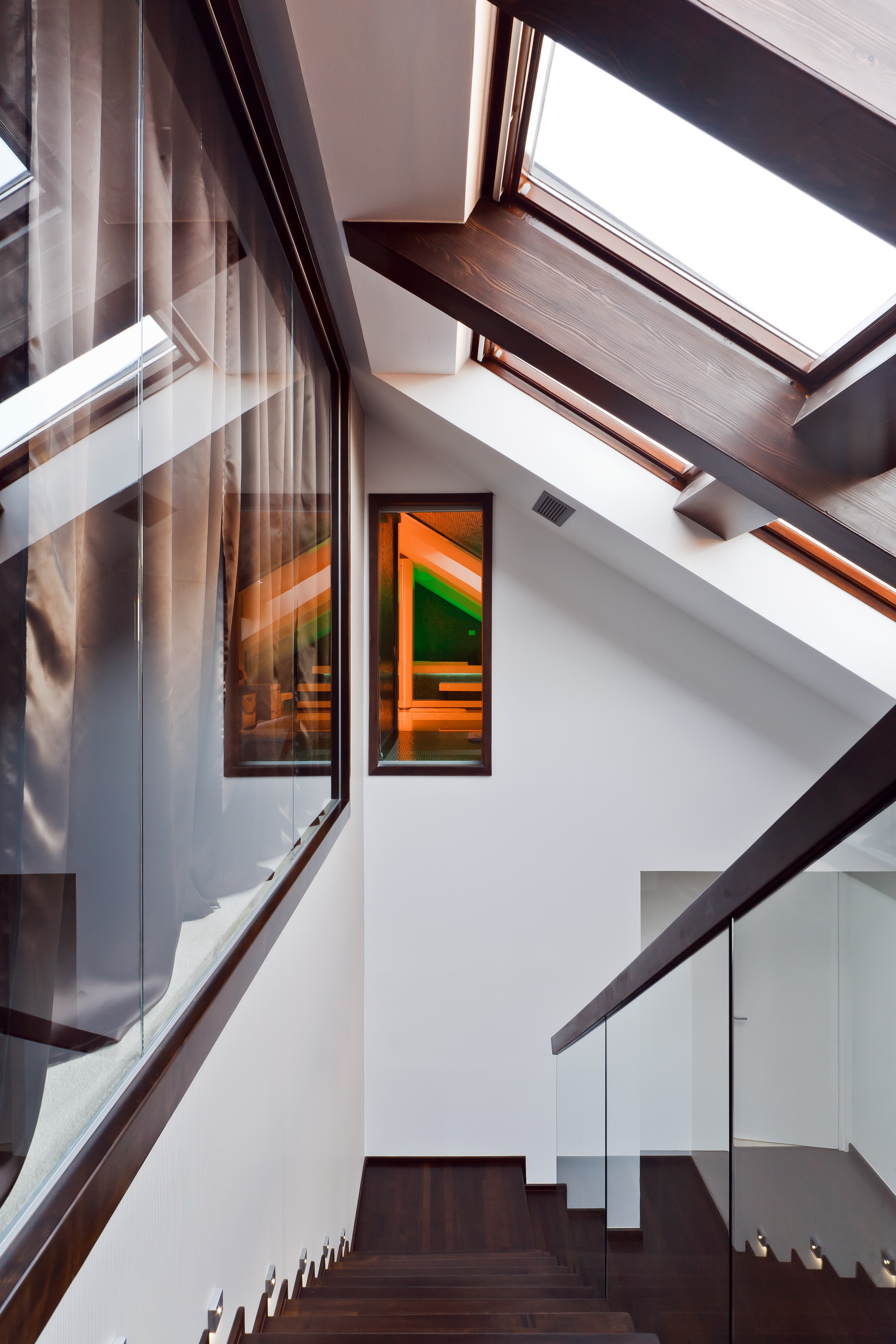 https://0501.nccdn.net/4_2/000/000/038/2d3/cosmindragomir_cetatuiabv_loft_xl_028.jpg