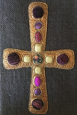Croix type wisigoth tons violets