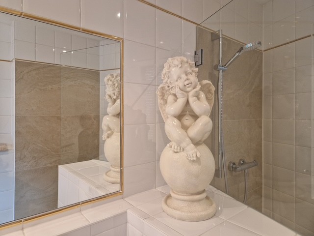 https://0501.nccdn.net/4_2/000/000/038/2d3/dusche-bad-1.-etage.jpg