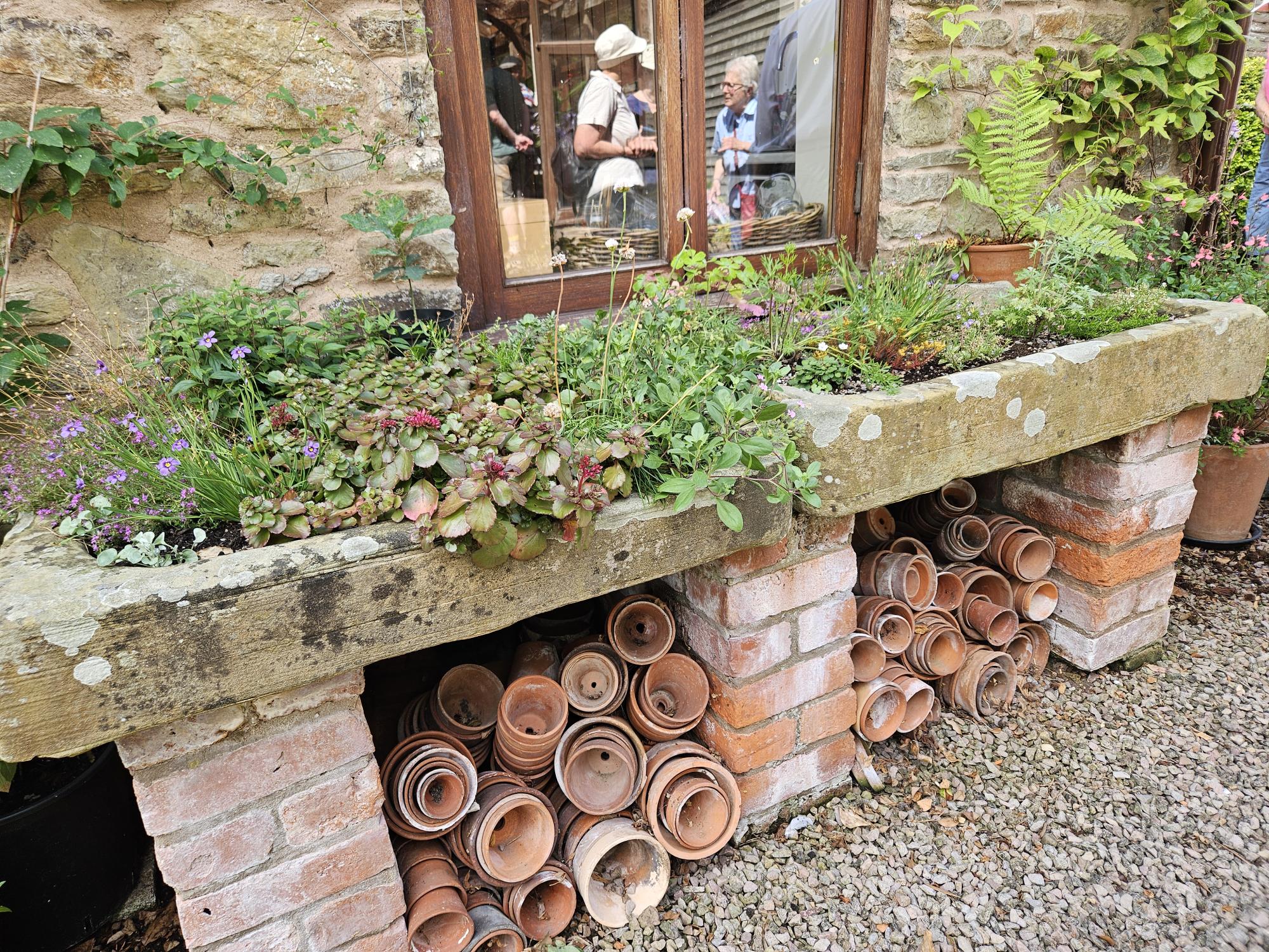 https://0501.nccdn.net/4_2/000/000/038/2d3/garden-1-sink.jpg