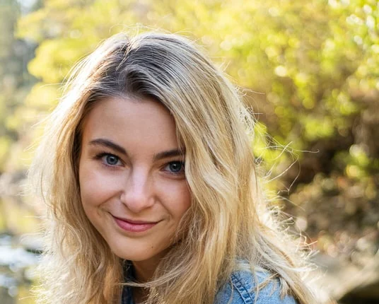 Jana, Linz: "Spitze. Ich hatte kein Vorwissen. Jetzt nach diesen 252 Seiten weiß ich exakt, wie Profis ein Buch schreiben und was ich tun muss."