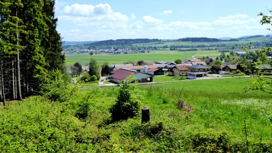 Blick über Astätt auf Lochen am See