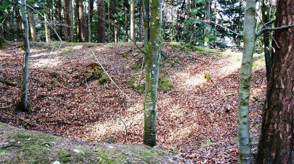 Vertiefung - diente vielleicht als Wasserspeicher
