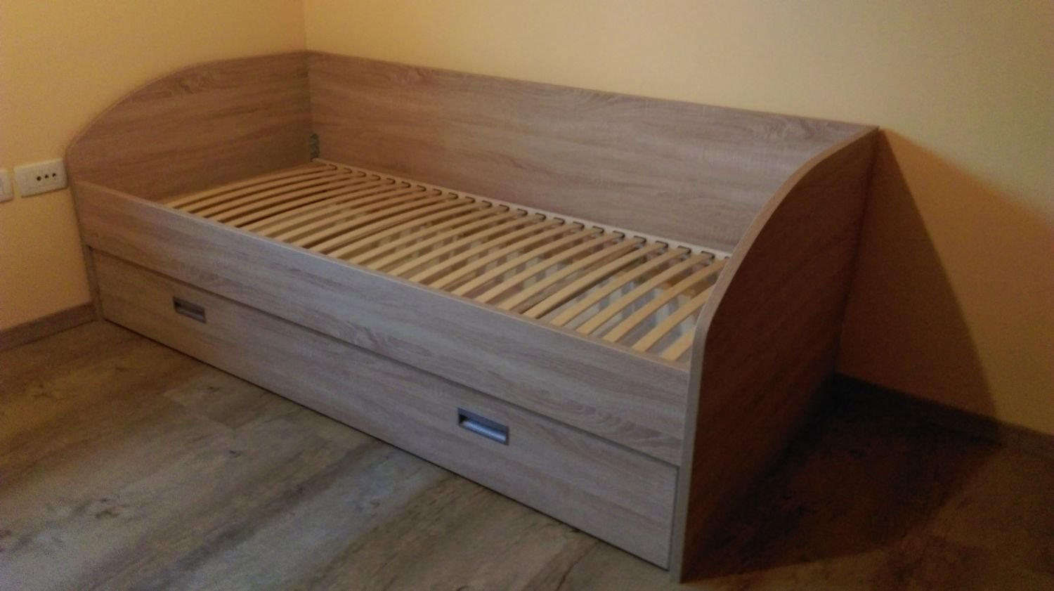 Mladinska postelja 200x90 z dodatnim izvlečnim ležiščem 190x90