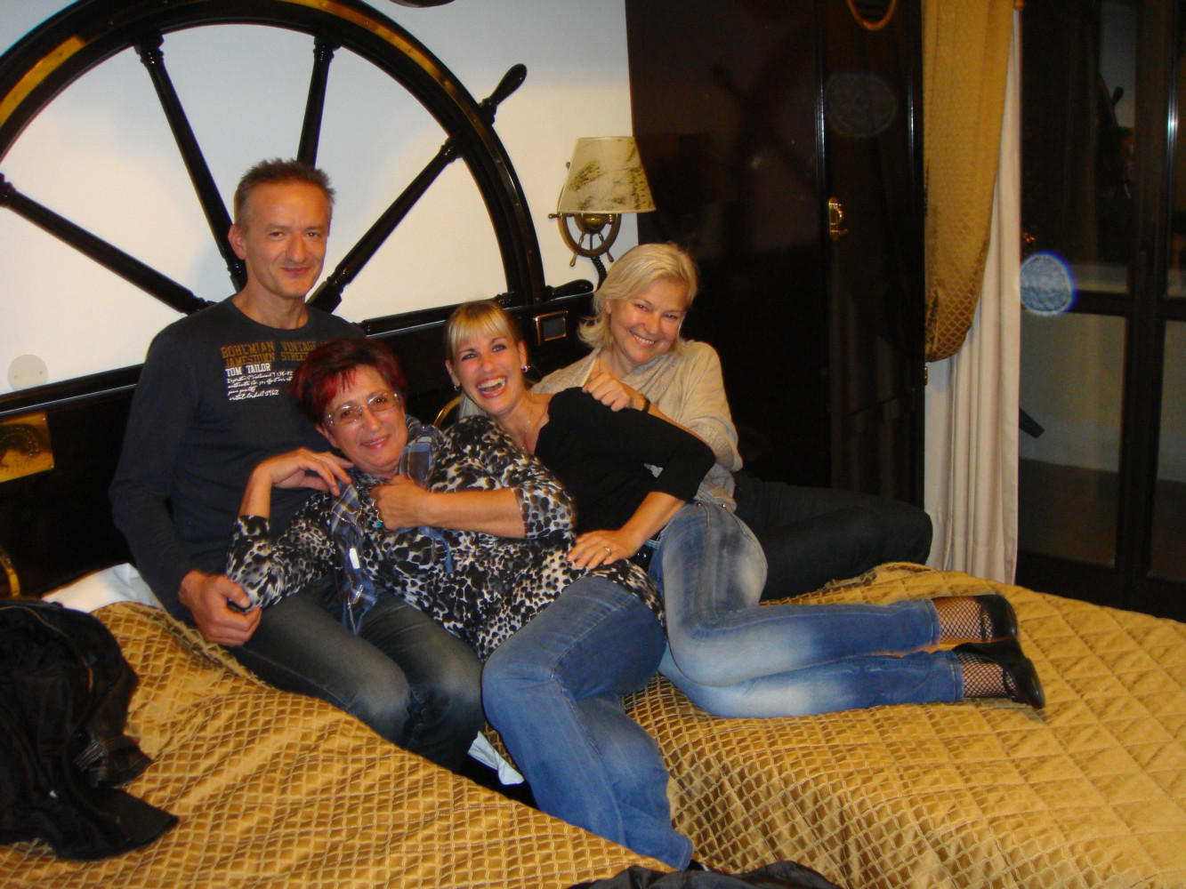 Blažen med ženami...