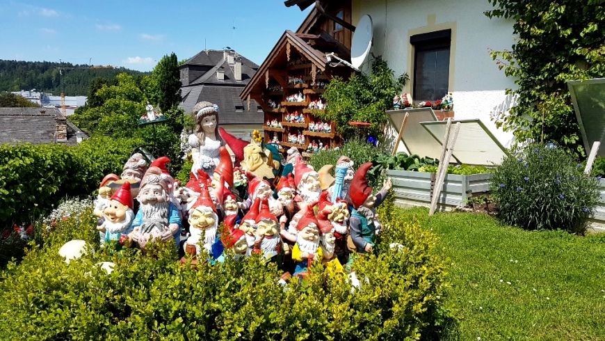 Schneewittchen unter den Zwergen