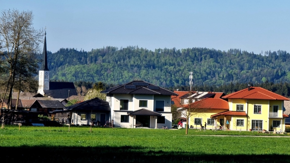 Lochen von Feldbach aus gesehen