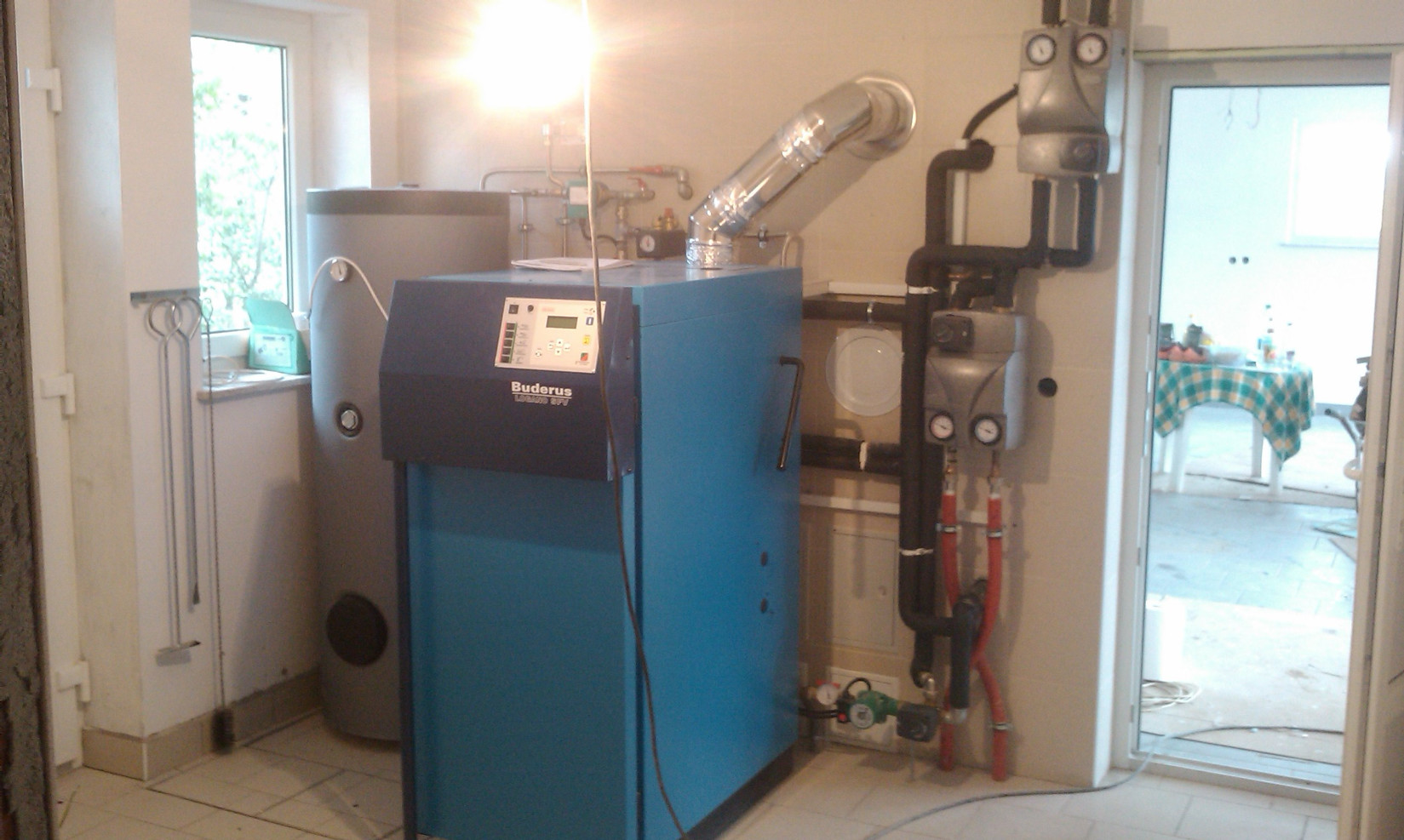 ogrevanje s kotlom modre barve