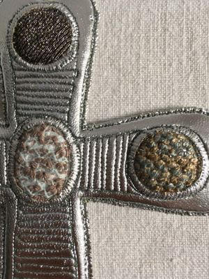 Croix murale moderne