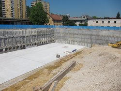 Varovanje gradbene jame Kondominij Tivoli