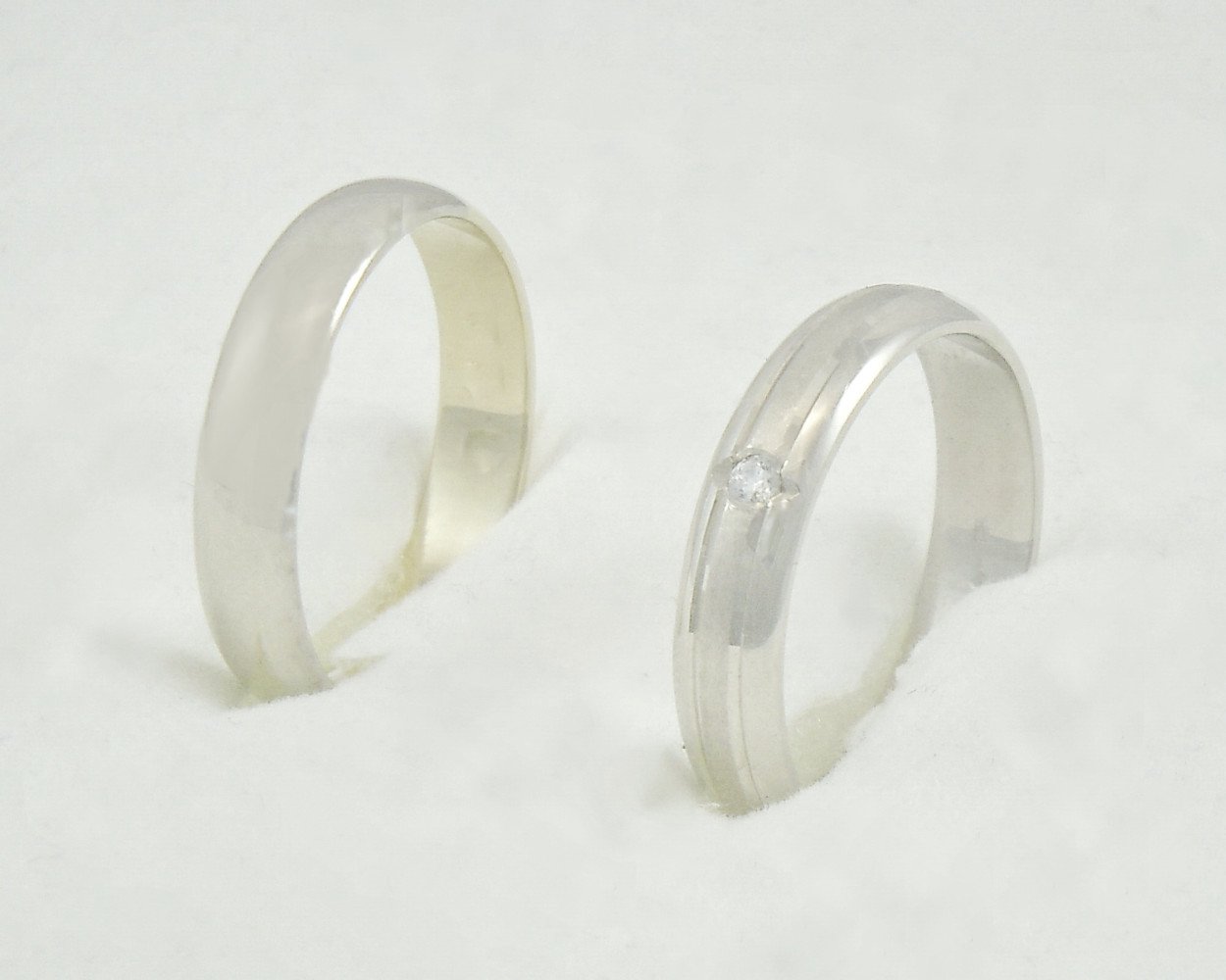 9. belo zlato s cirkonom