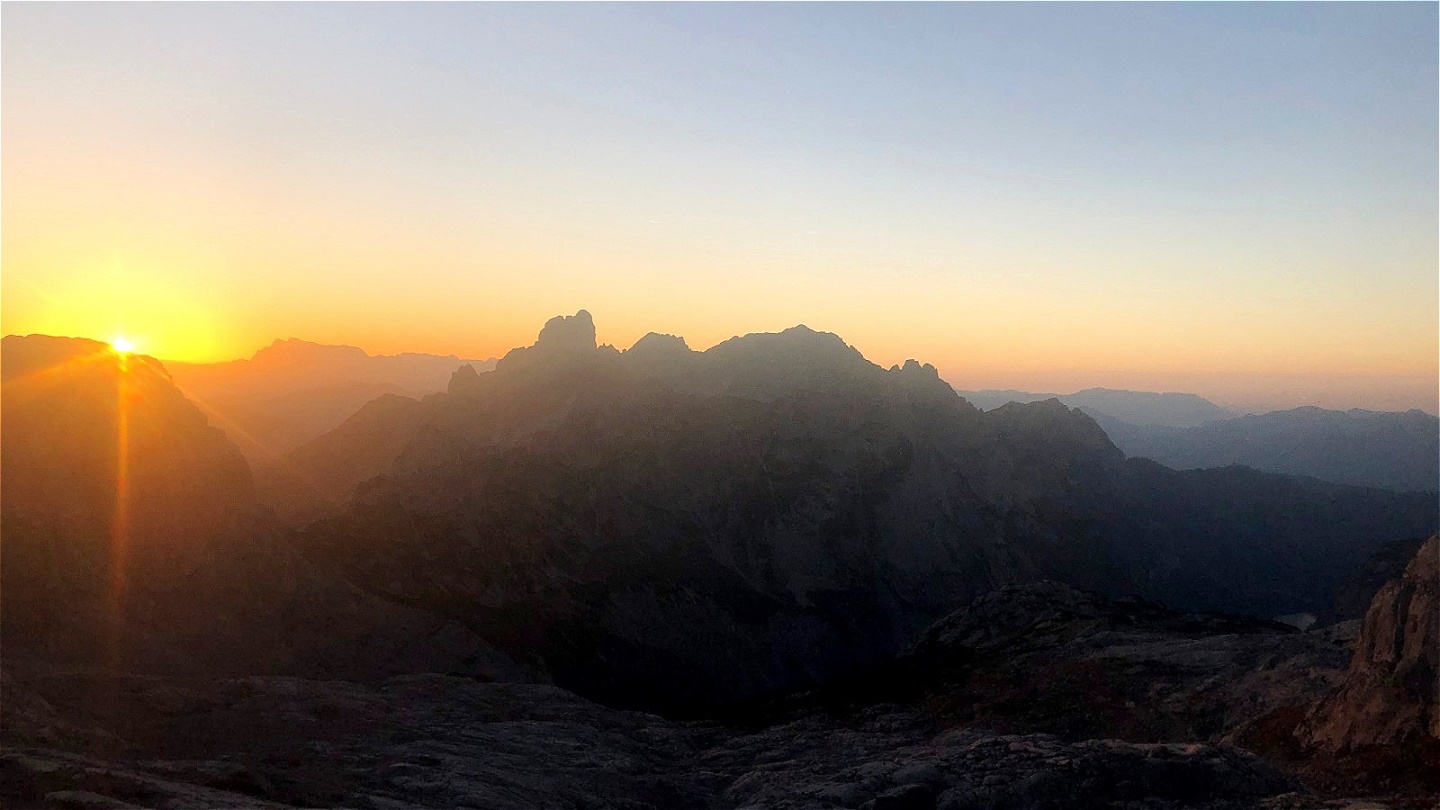 Aufbruch bei Sonnenaufgang