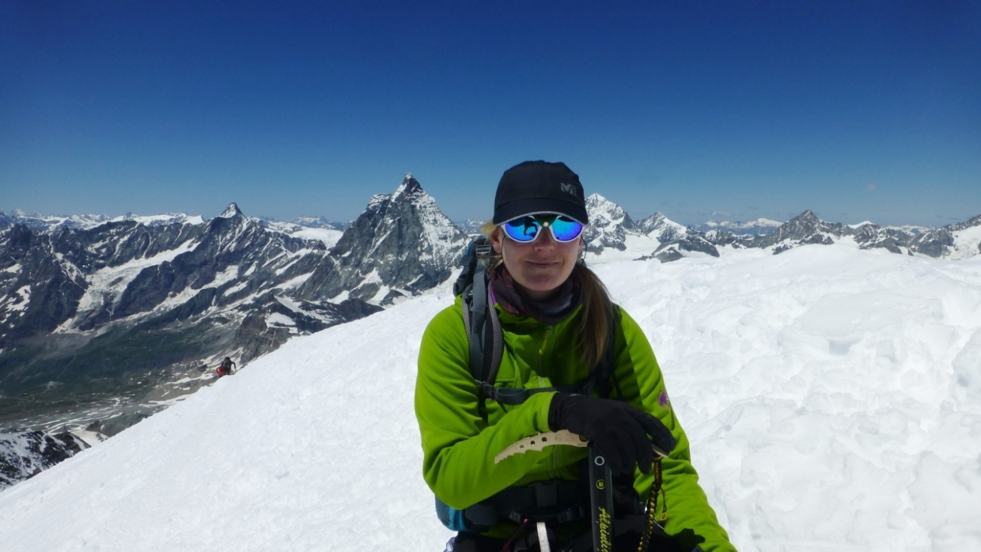 Wallis - Breithorngipfel im Hintergrund das Matterhorn