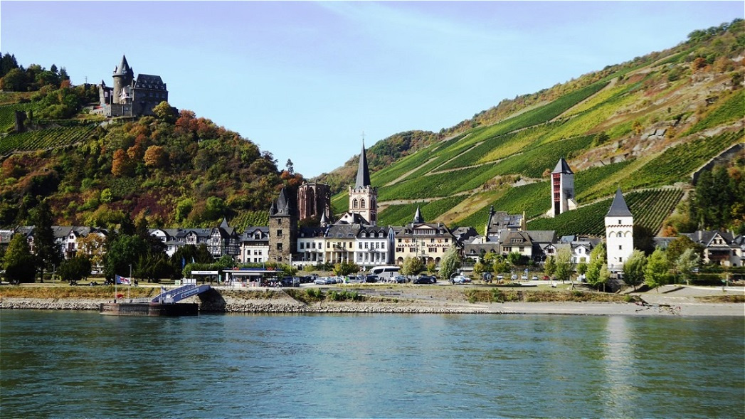 Bacharach ist eine Stadt im UNESCO-Welterbe Oberes Mittelrheintal im Landkreis Mainz-Bingen in Rheinland-Pfalz. Der ursprüngliche Name Baccaracus deutet auf einen keltischen Ursprung hin
