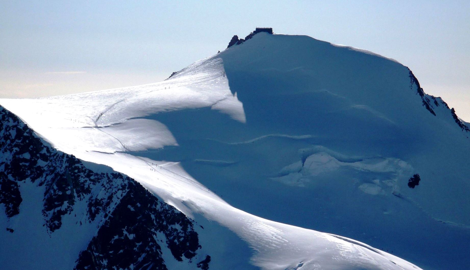 Punta Margherita-Signalkuppe 4.554 m mit der Margheritahütte-Capanna Regina Margherita