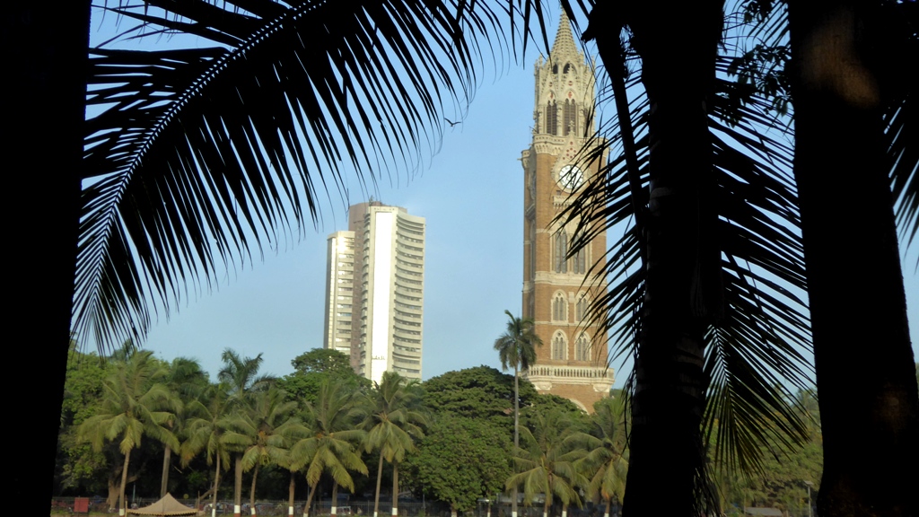 Universität Mumbai (im viktorianischen Architektur-Stil mit indischen Elementen) - Rajabai Tower 
