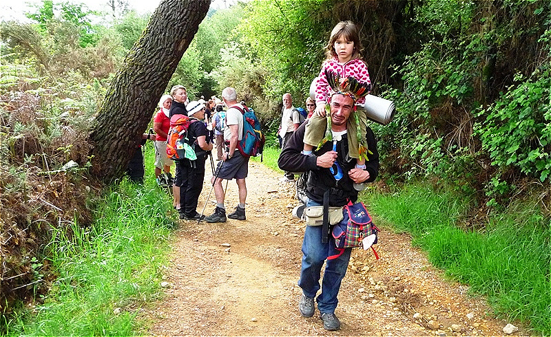 Wiederbegegnung an der Unfallsstelle - Vater und Tochter sichtlich geschockt !