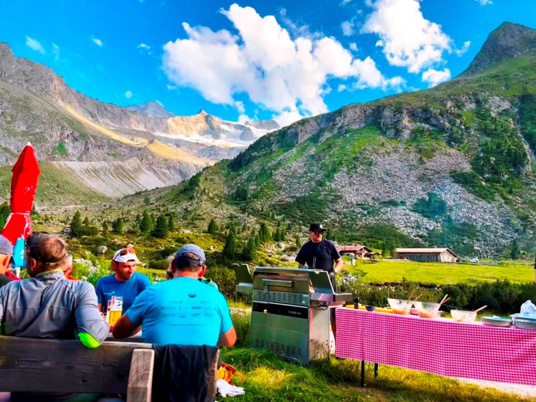 Überraschung - vor der Hütte - Alpenbarbecue