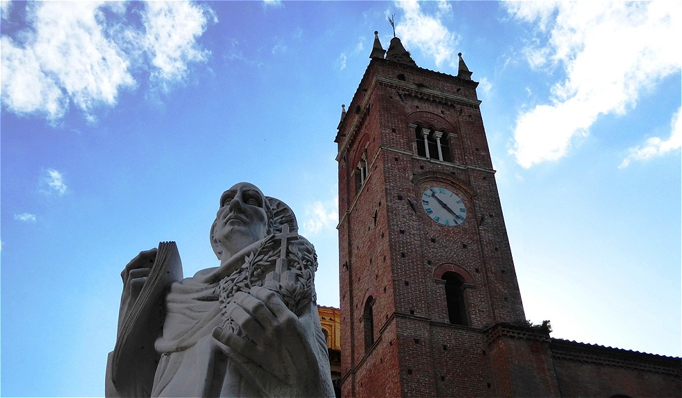 Auf dem Hauptplatz vor dem Kloster