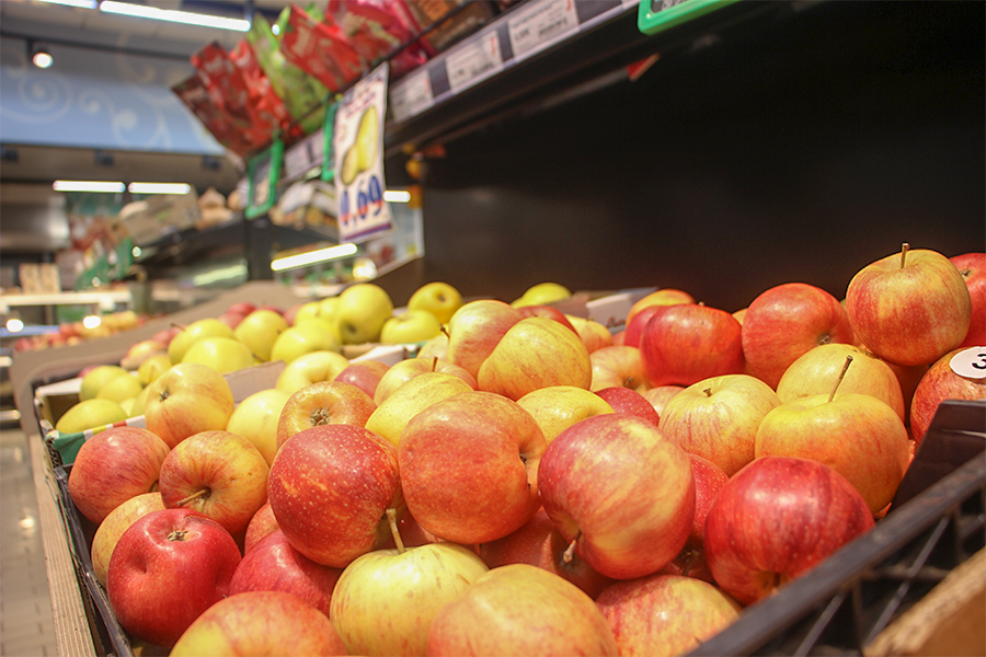 Uma vasta variedade de frutas e legumes ao seu dispor. A fruta da época é seleccionada pelos melhores produtores nacionais, com um sabor de excelência. 