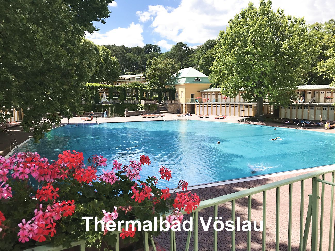 https://0501.nccdn.net/4_2/000/000/03f/ac7/thermalbad-v%C3%B6slau-02.jpg