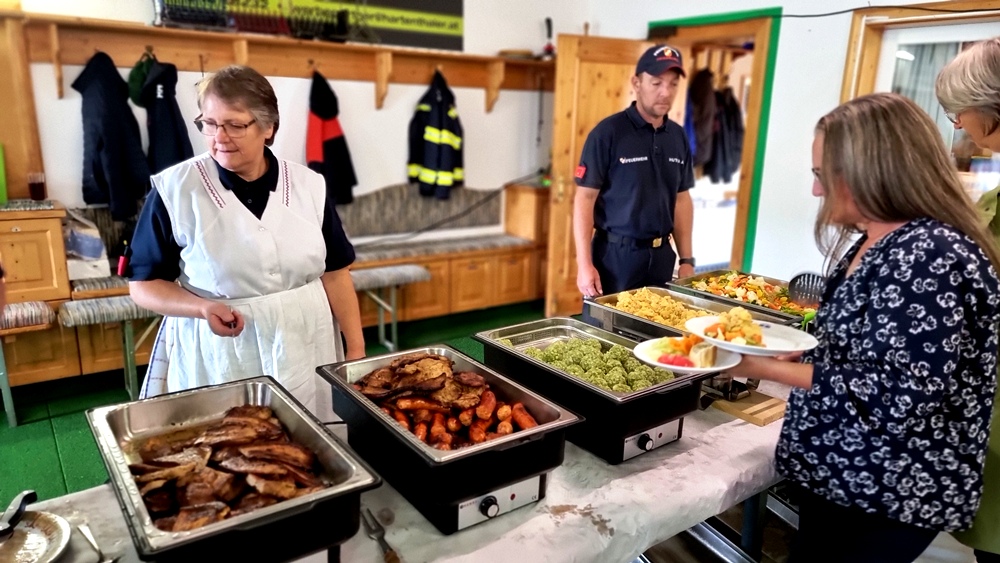Mittags in der Stockschützenhalle