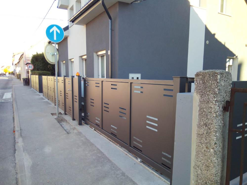 dvoriščna vrata 14