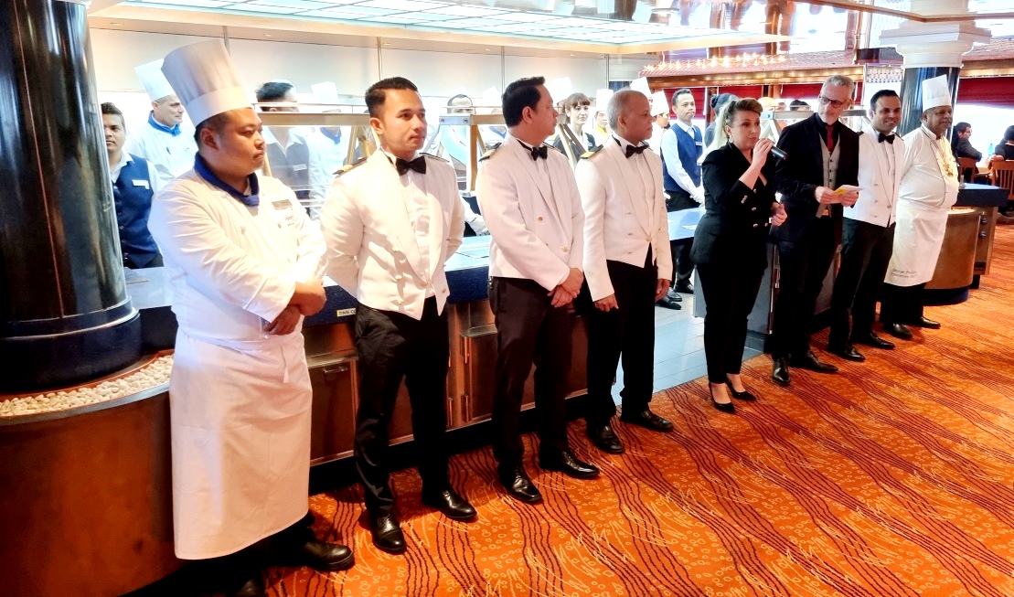 Chefkoch, Maitre d'Hotel, Bar Manager, Housekeeper... 