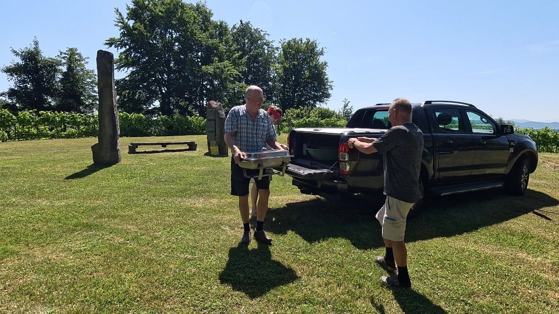 Pate Feldbacher Josef sponsert ein Stelzenessen !