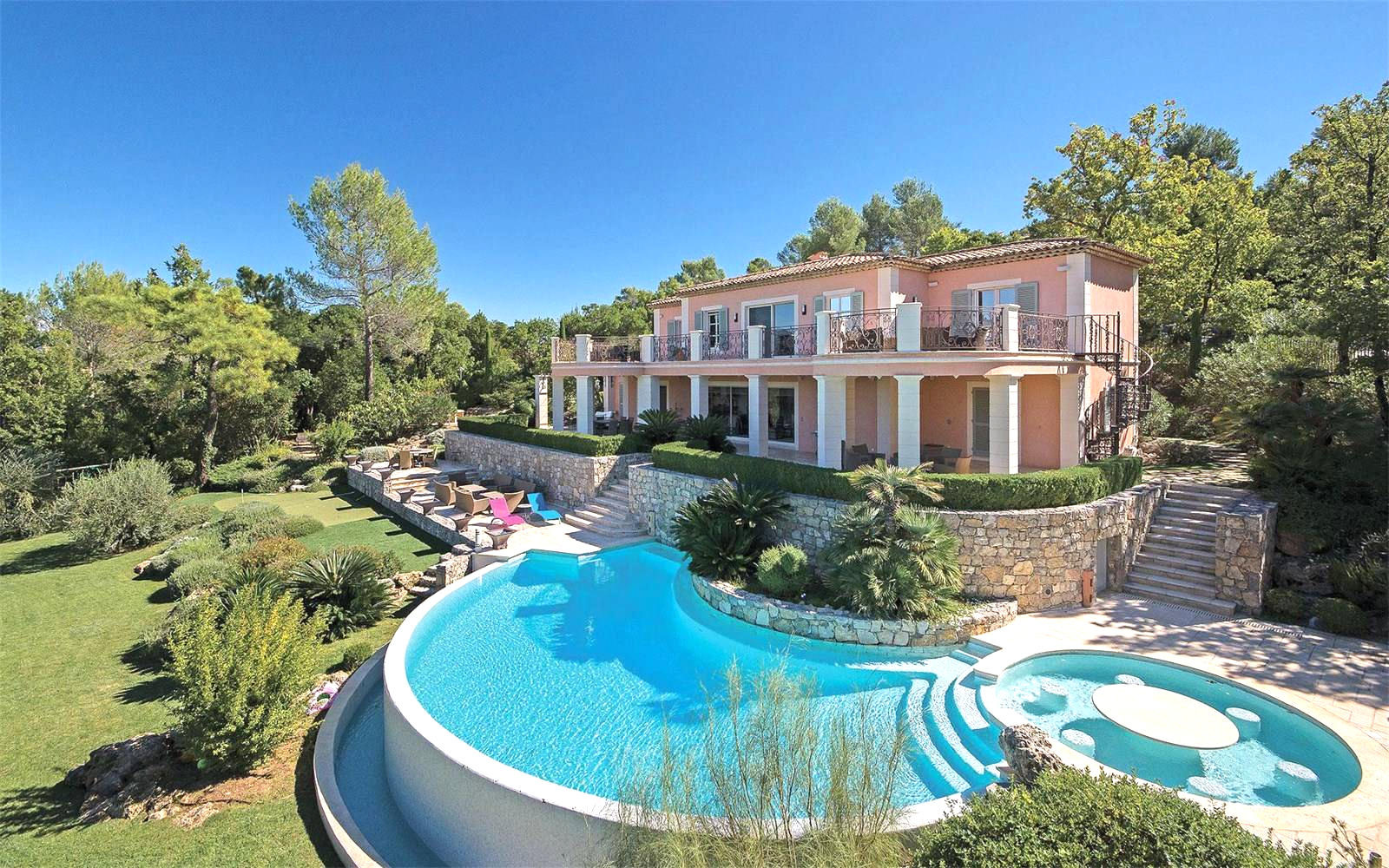 Terre Blanche Property for sale Font. 18