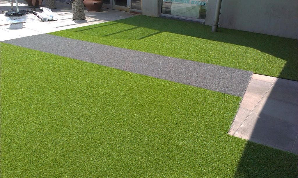 Gostinski lokal umetna trava