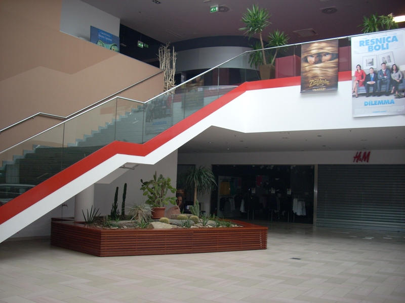 https://0501.nccdn.net/4_2/000/000/046/6ea/30229_1299577099_223_30229.jpg