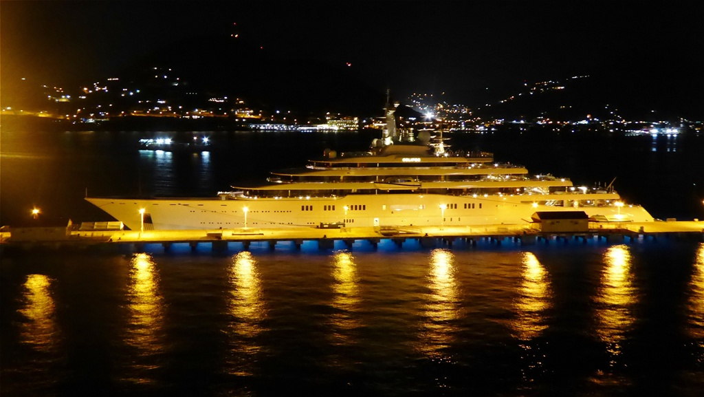 Nacht im Hafen - Roman Abramic's streng bewachte Luxusyacht !