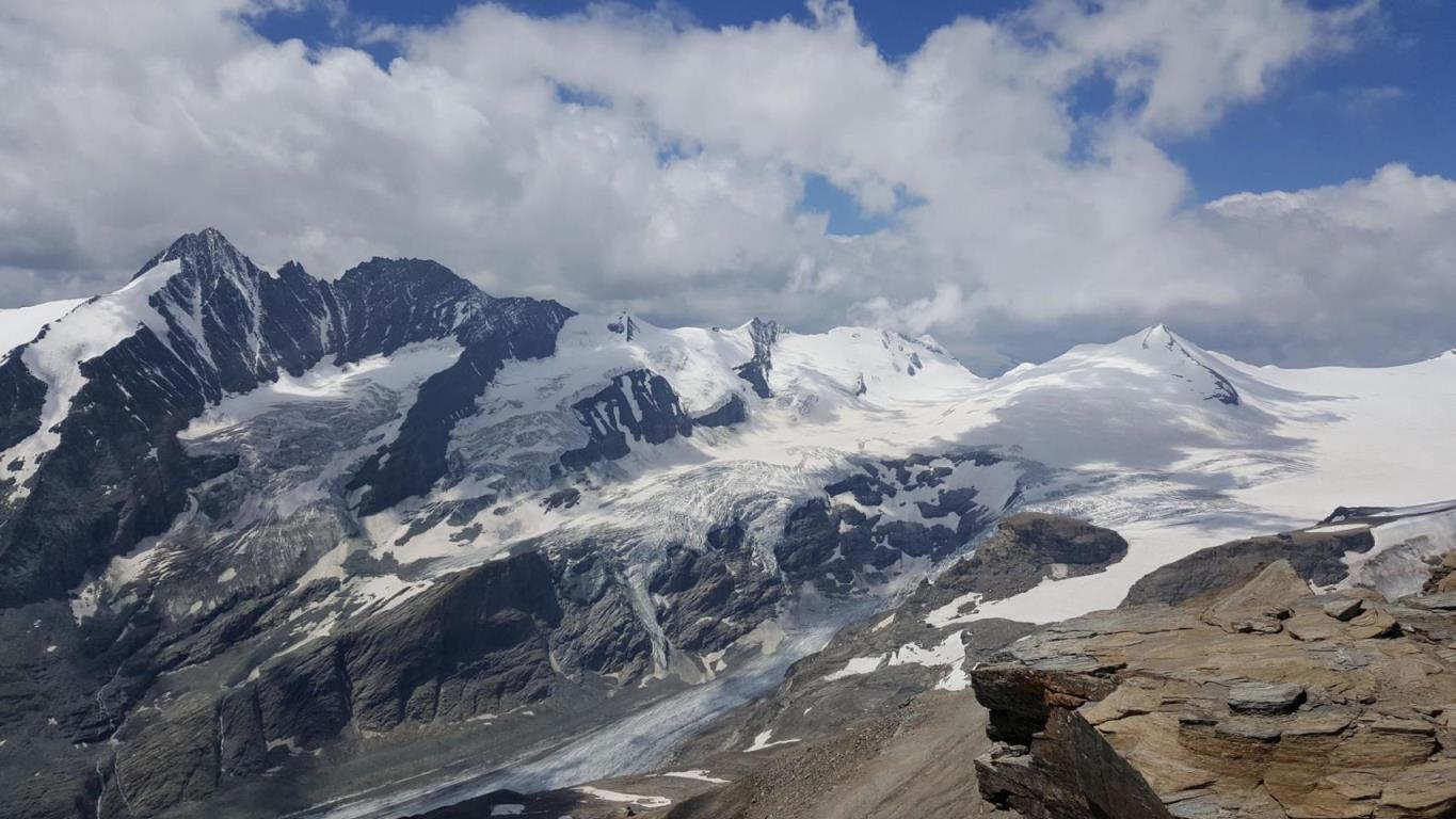 Großglockner (links) - Johannisberg - 3.453 m (rechts)