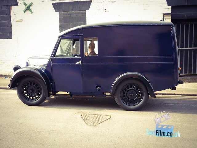 Midnight Blue Morris Van
1940's, Bolton
ref C0005