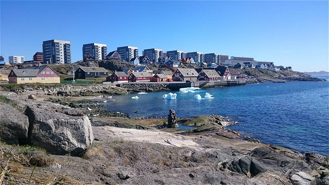 Die Hauptstadt Nuukhat 17.500 Einwohner - sie ist die größte Siedlung Grönlands - Regierungssitz und Universitätsstadt !