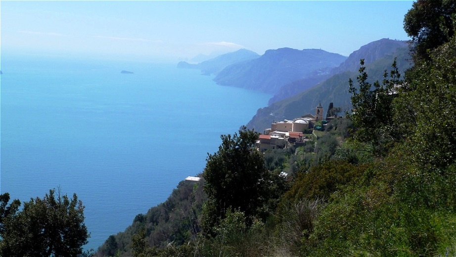Zum Gebiet der Gemeinde Positano gehören auch die kleine Inselgruppe Li Galli sowie die beiden Bergdörfer Montepertuso und Nocelle