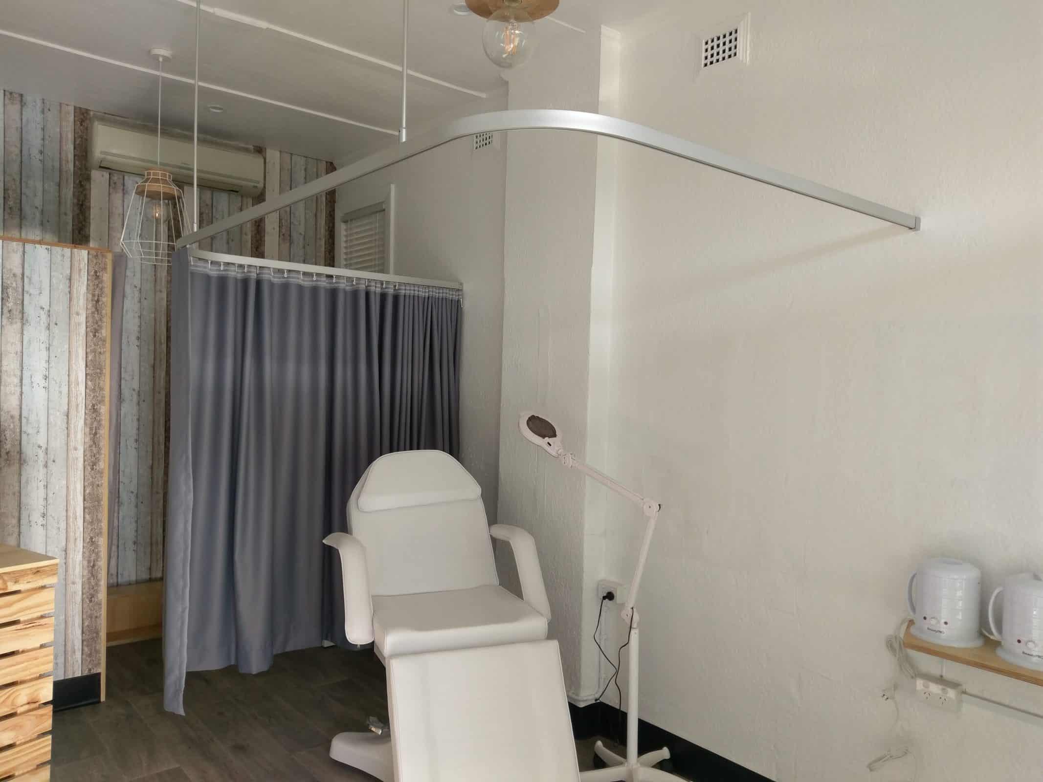 https://0501.nccdn.net/4_2/000/000/046/6ea/hospital-track-2.jpg