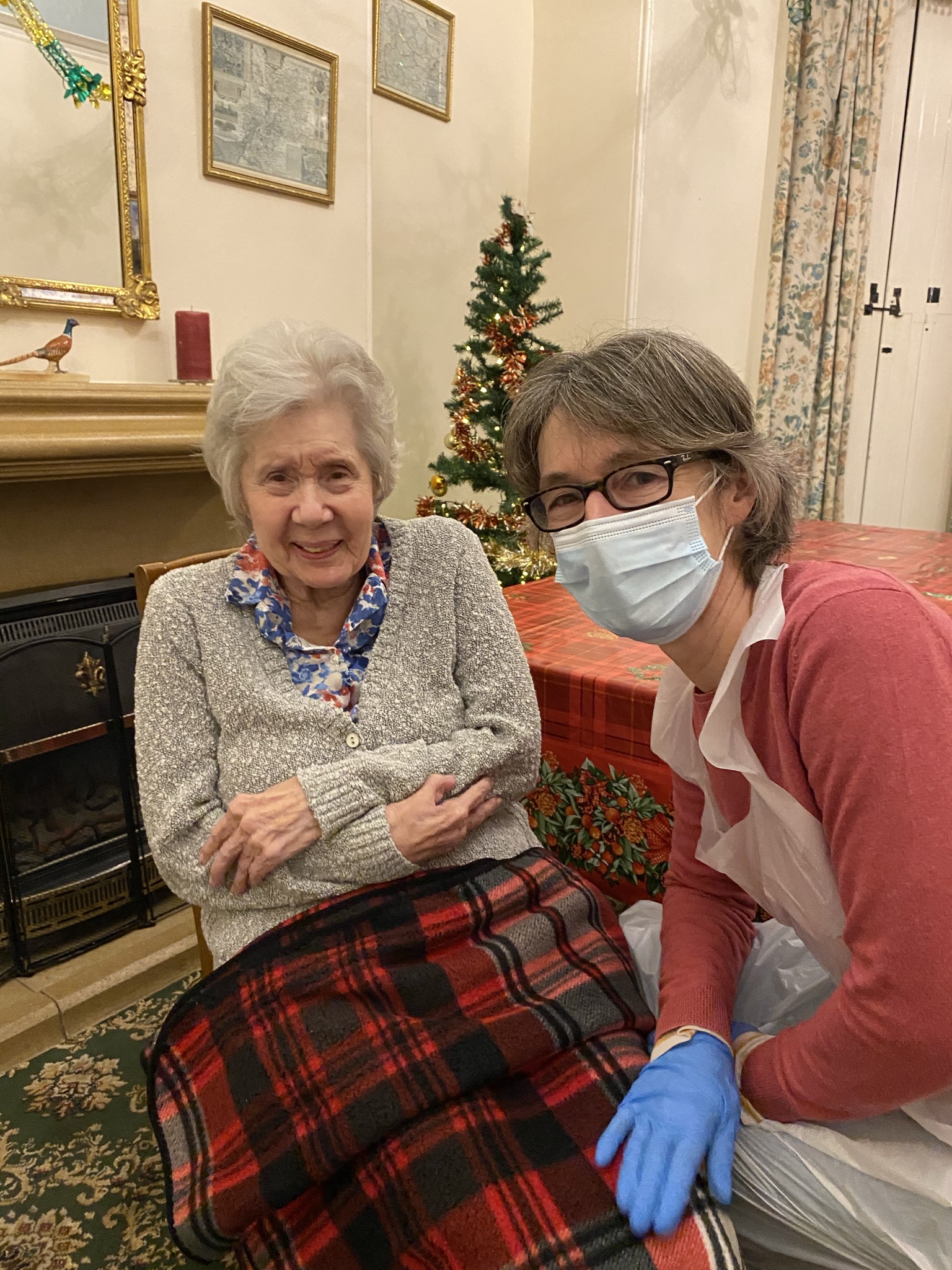 A Mother-Daughter Visit Following an LFD COVID-19 Test - 17.12.20