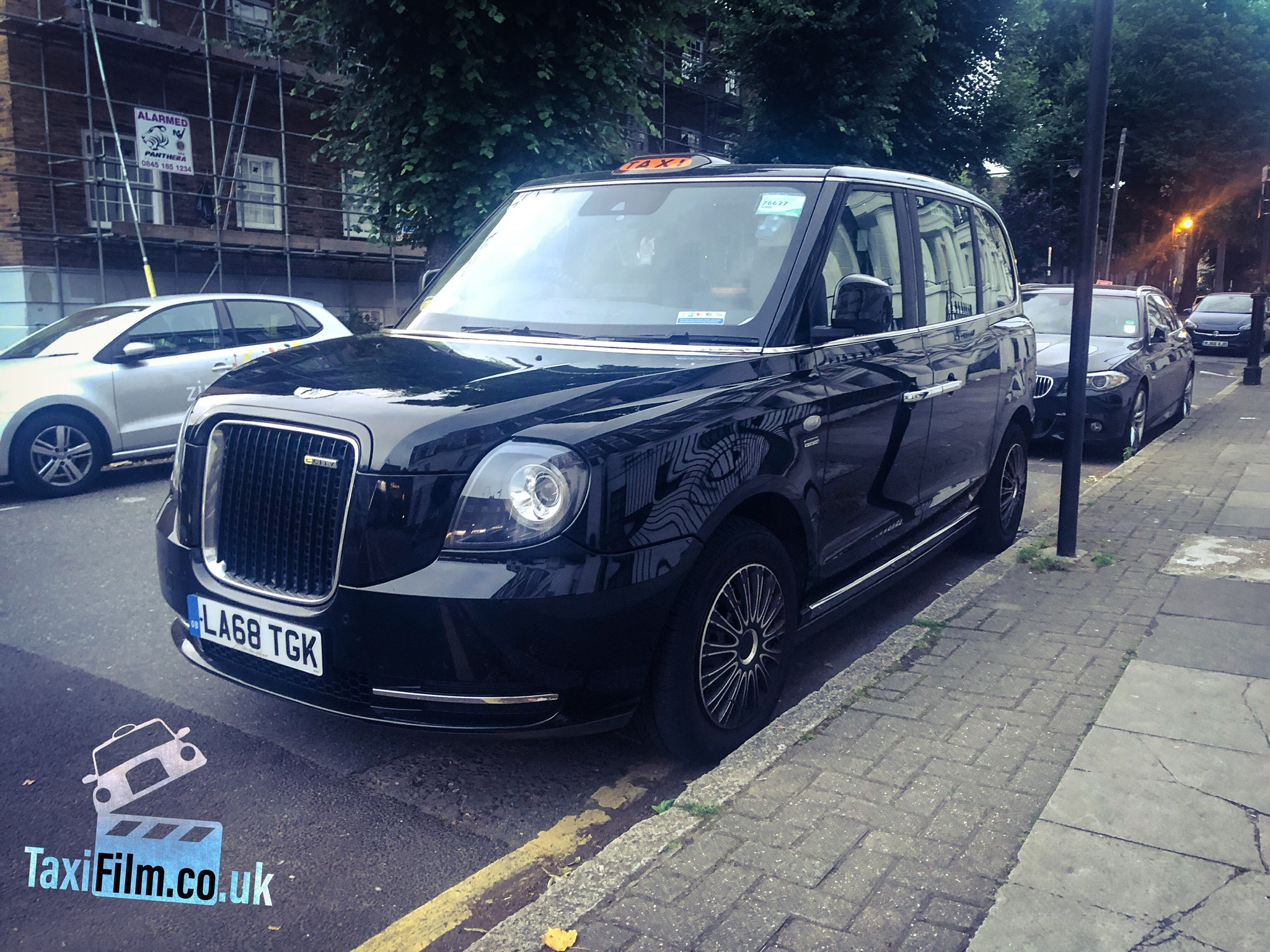 https://0501.nccdn.net/4_2/000/000/046/6ea/london-electric-prop-taxi-vehicle-2-2049x1537.jpg