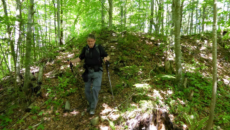 Abstieg von der Burgmauer