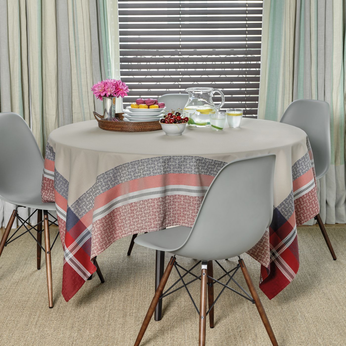 https://0501.nccdn.net/4_2/000/000/046/6ea/table_linens_11.jpg