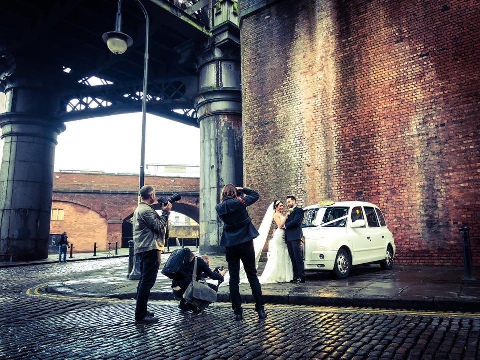 https://0501.nccdn.net/4_2/000/000/046/6ea/taxi-photo-shoot-manchester-production-filming-castlefield-960x720.jpg