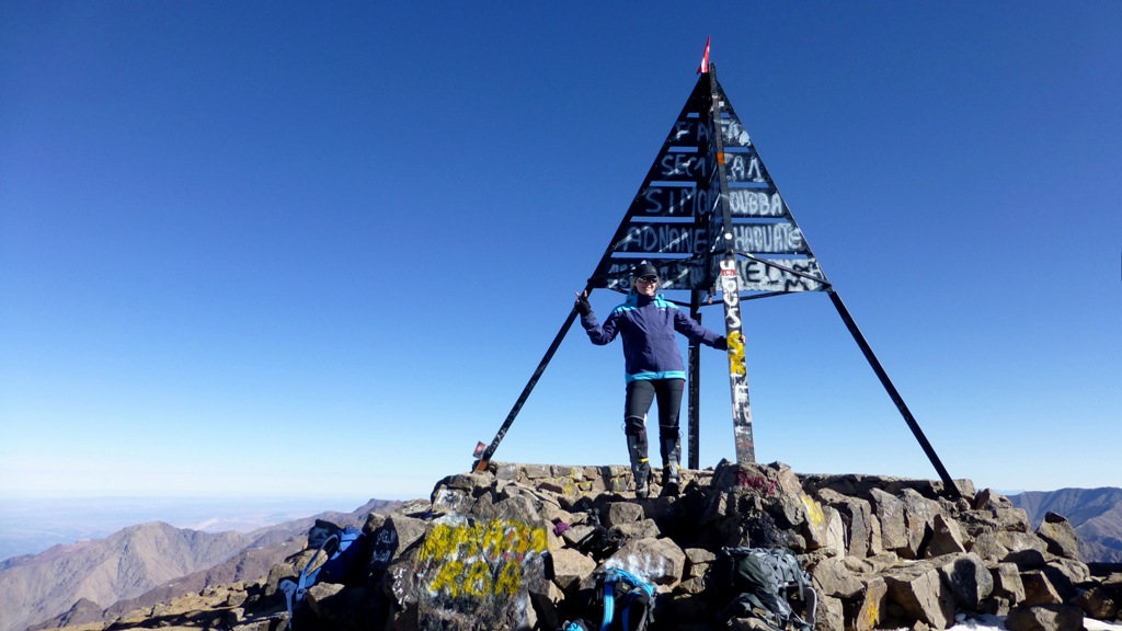 Auf dem Gipfel des Jbel Toubkal in 4.167 m Seehöhe